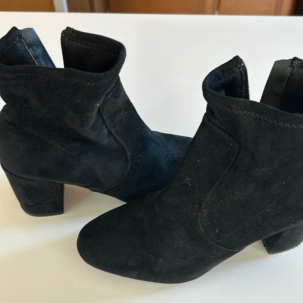 “Mari—A” ankle boots rounded toe and 3’ heel